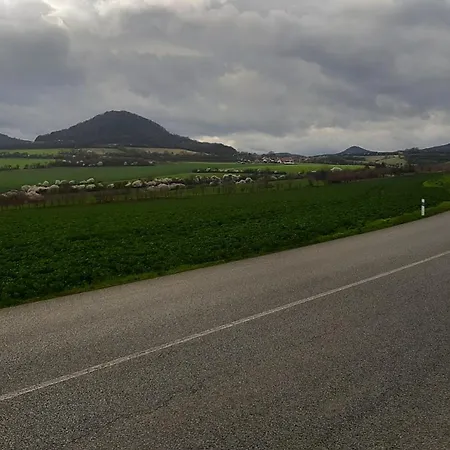 Chaloupka U Lovose Vila Velemin