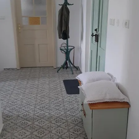 Vila Chaloupka U Lovose